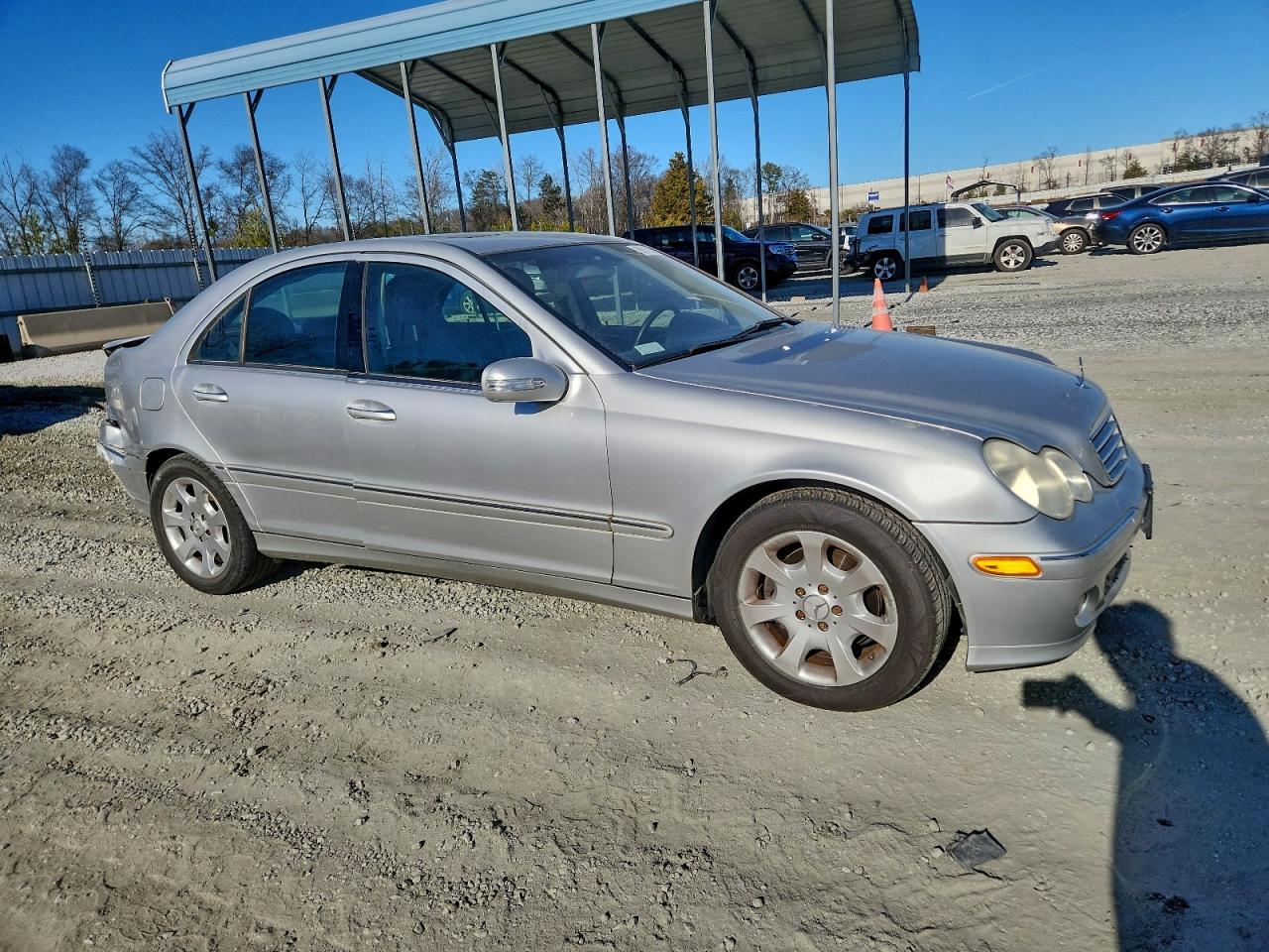 Mercedes-Benz C-Class 320 Image 3