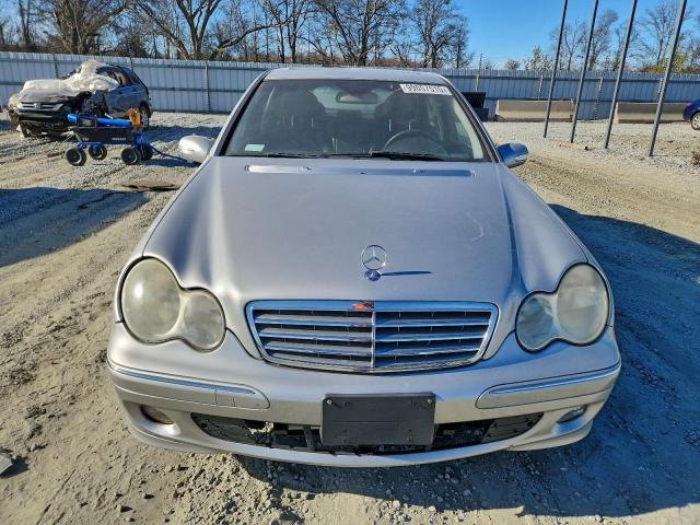 Mercedes-Benz C-Class 320 Image 7