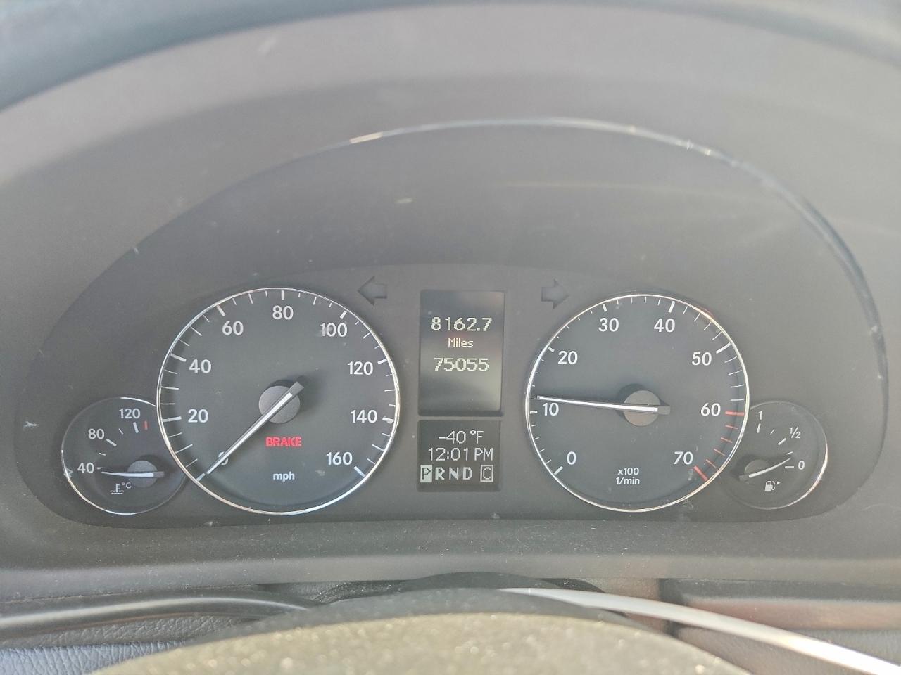 Mercedes-Benz C-Class 320 Image 2