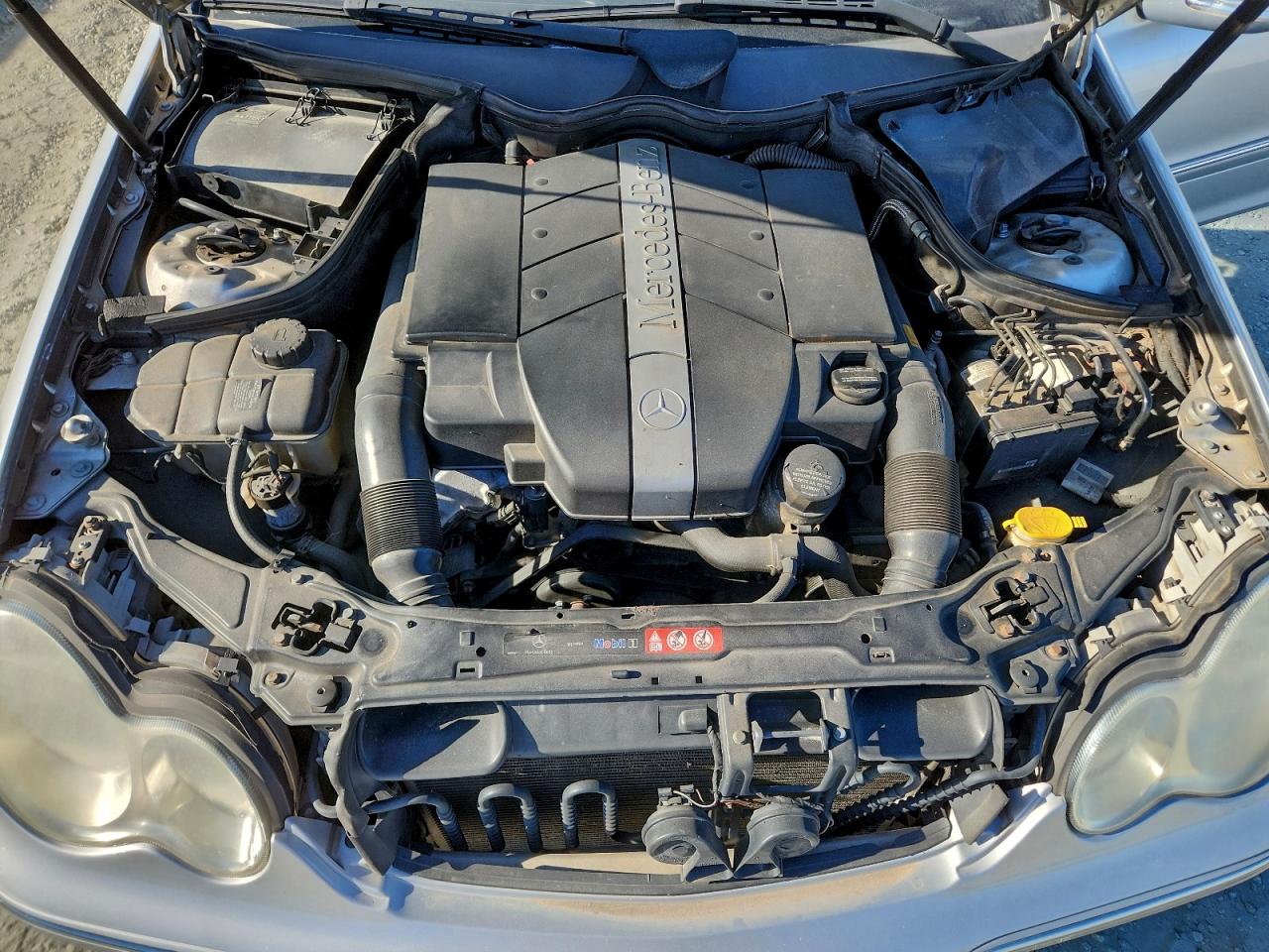 Mercedes-Benz C-Class 320 Image 11