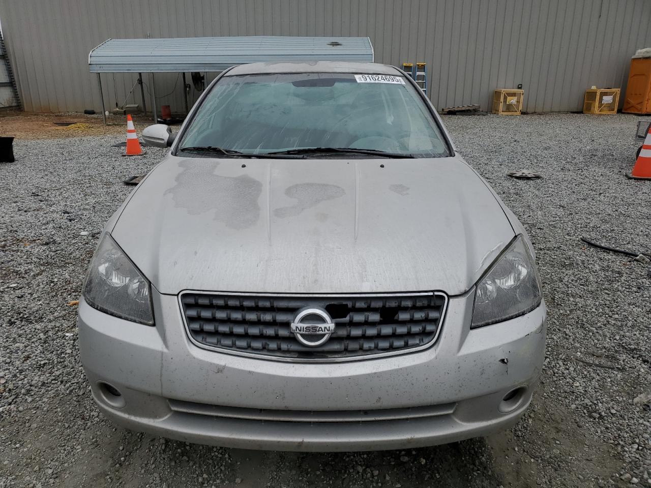 Nissan Altima S Image 11