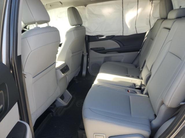 Toyota Highlander Se Image 10