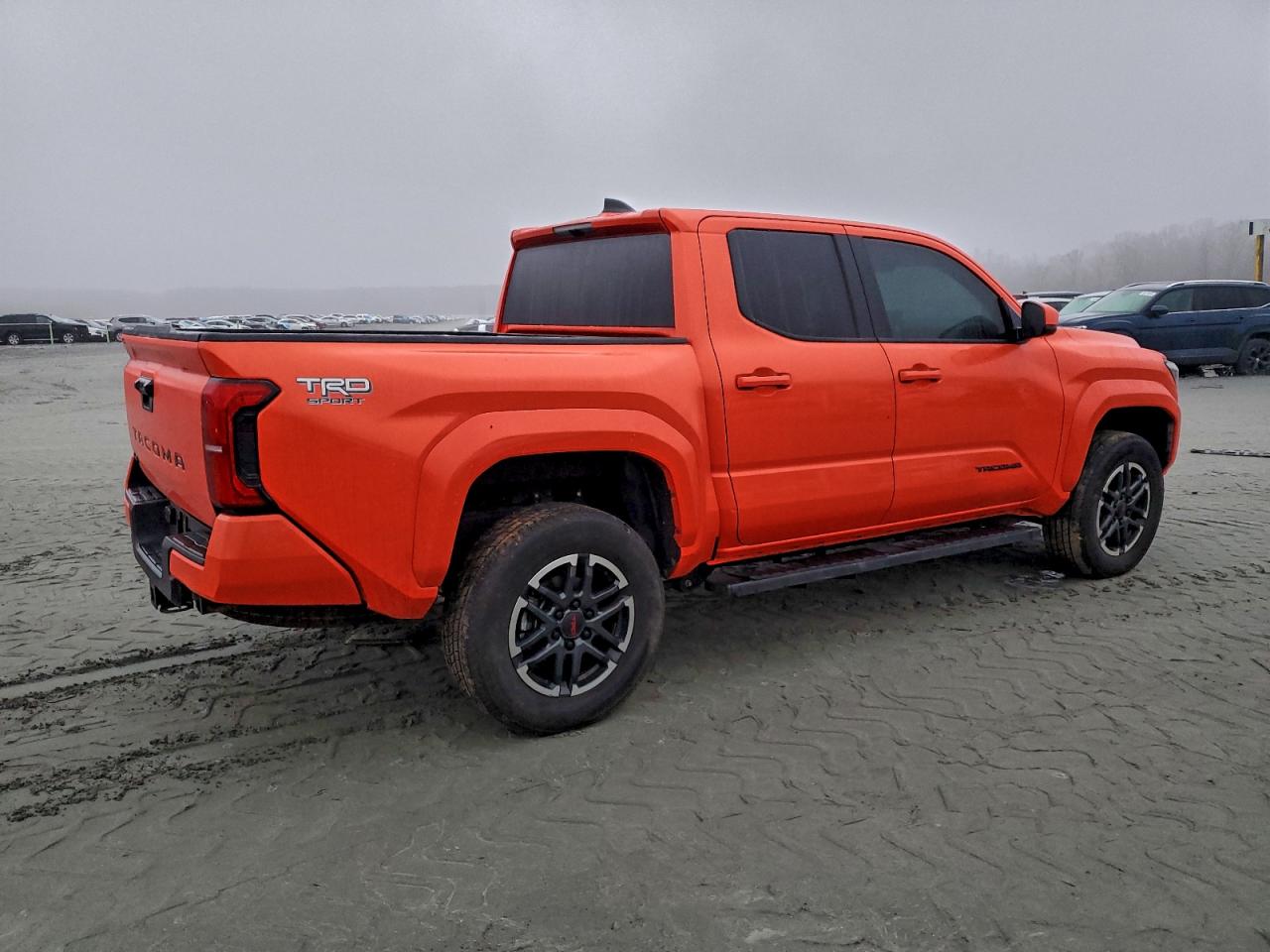 Toyota Tacoma Double Cab Image 3