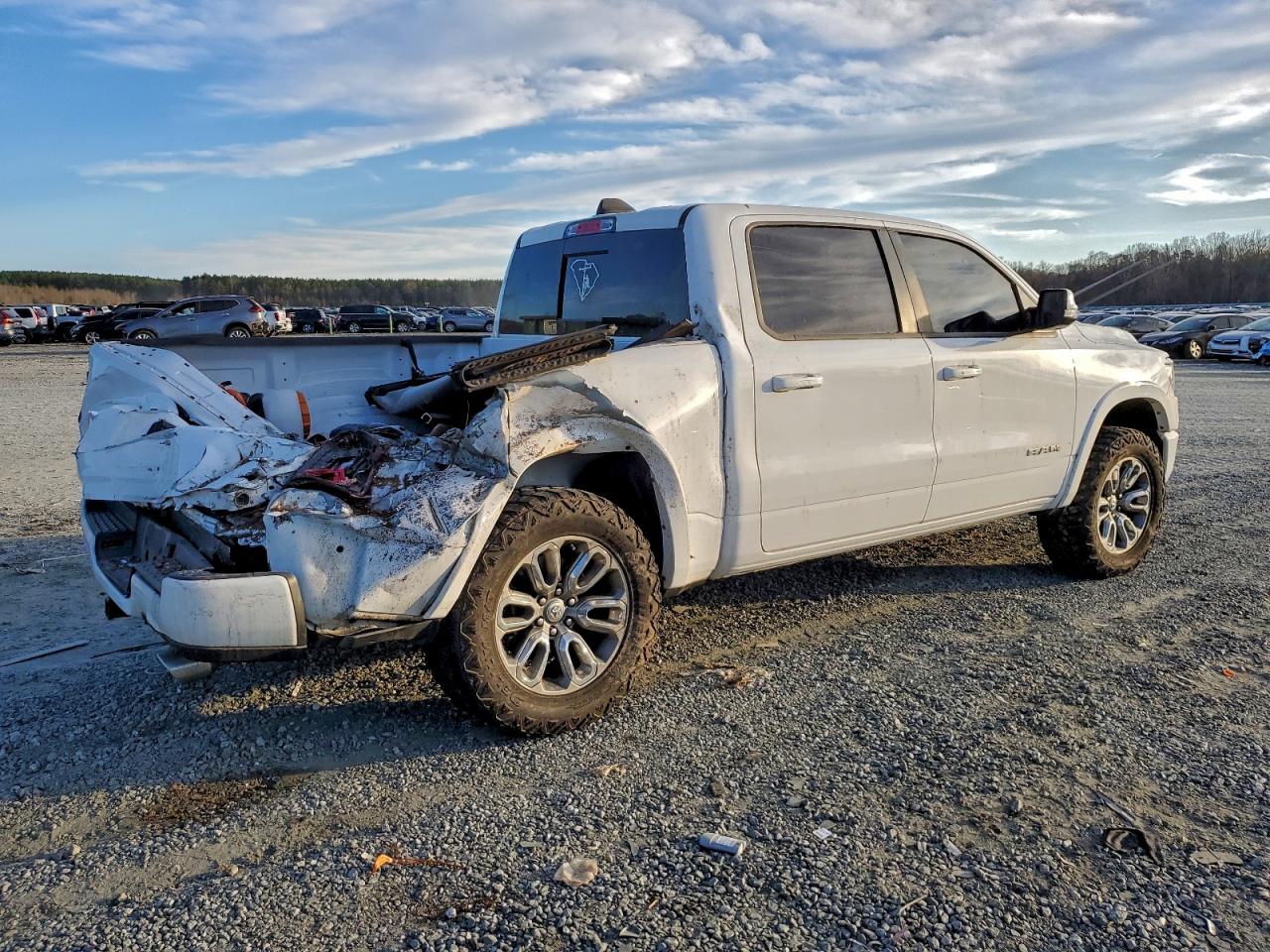 Ram 1500 Laramie Image 9