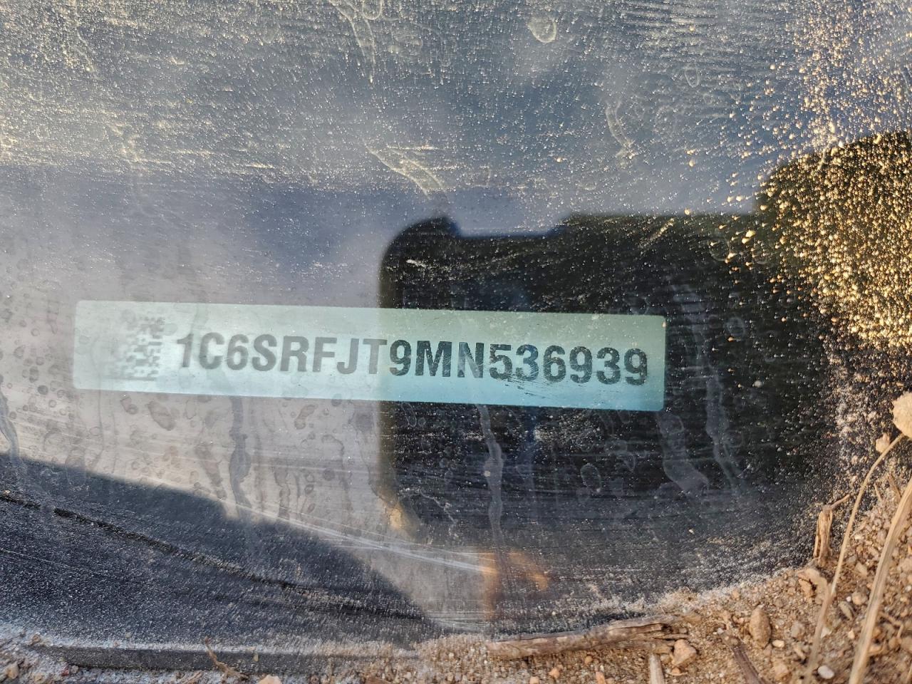 Ram 1500 Laramie Image 8