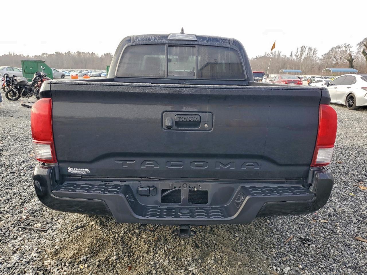 Toyota Tacoma Double Cab Image 7