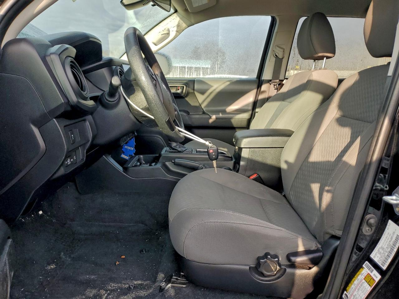 Toyota Tacoma Double Cab Image 2