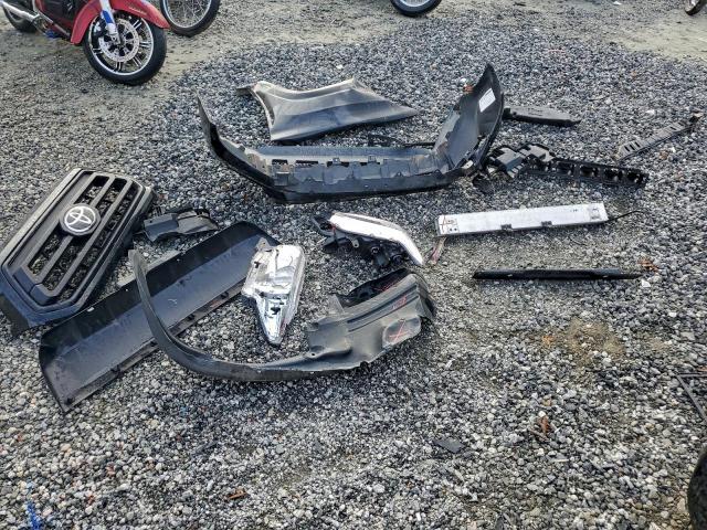 Toyota Tacoma Double Cab Image 9