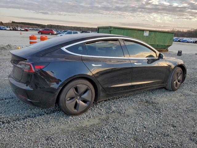 Tesla Model 3 Image 5