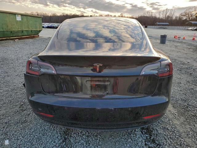 Tesla Model 3 Image 9