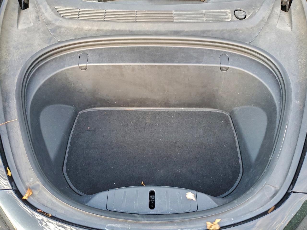 Tesla Model 3 Image 11