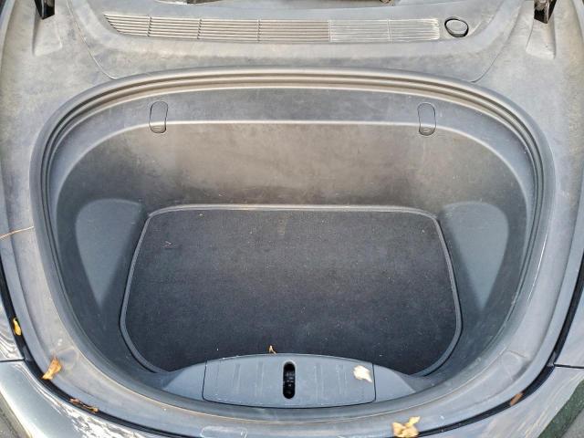 Tesla Model 3 Image 11