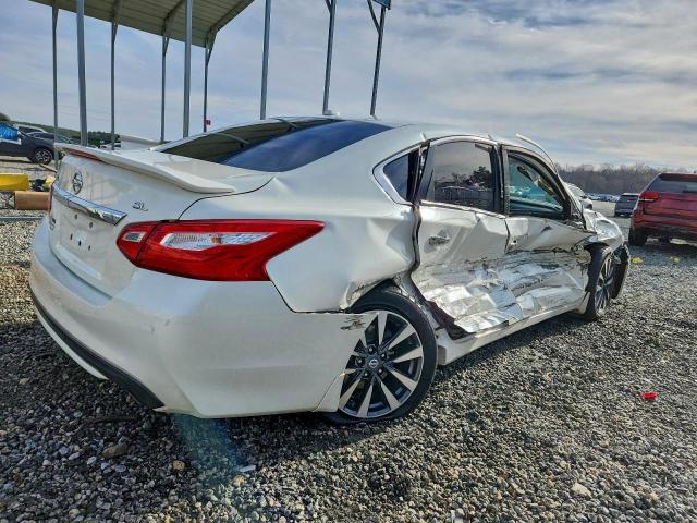 Nissan Altima 2.5 Image 6