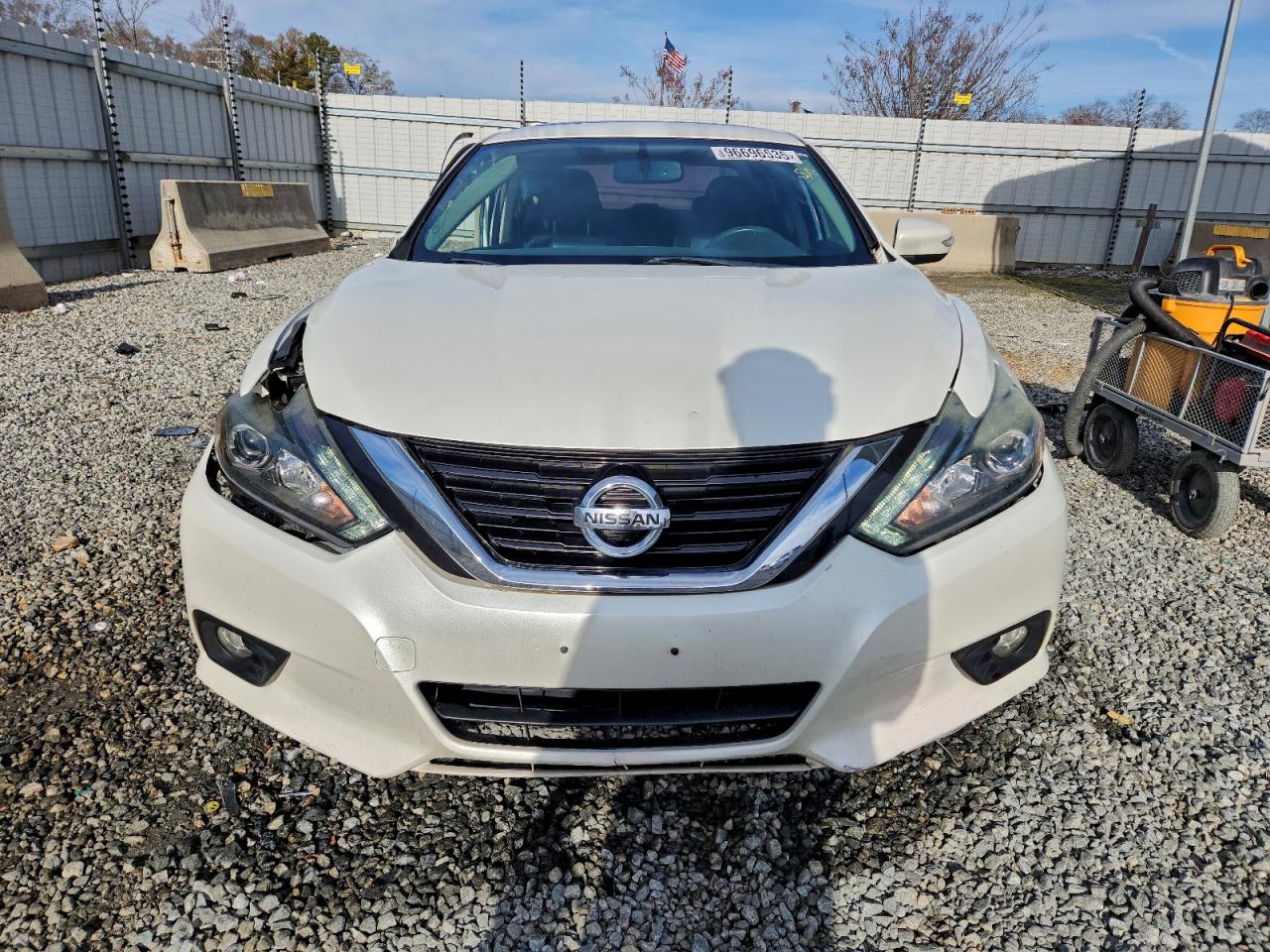Nissan Altima 2.5 Image 4