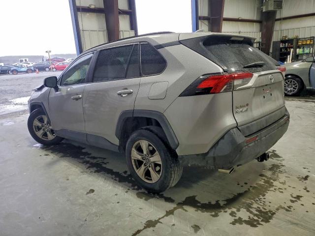 Toyota RAV4 Xle Image 3