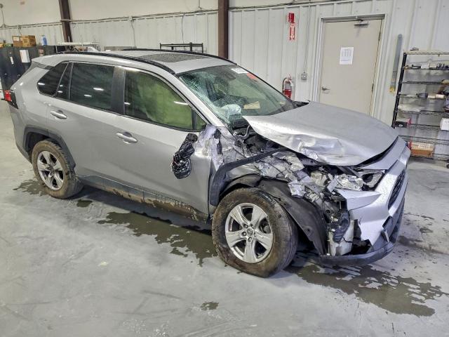 Toyota RAV4 Xle Image 4