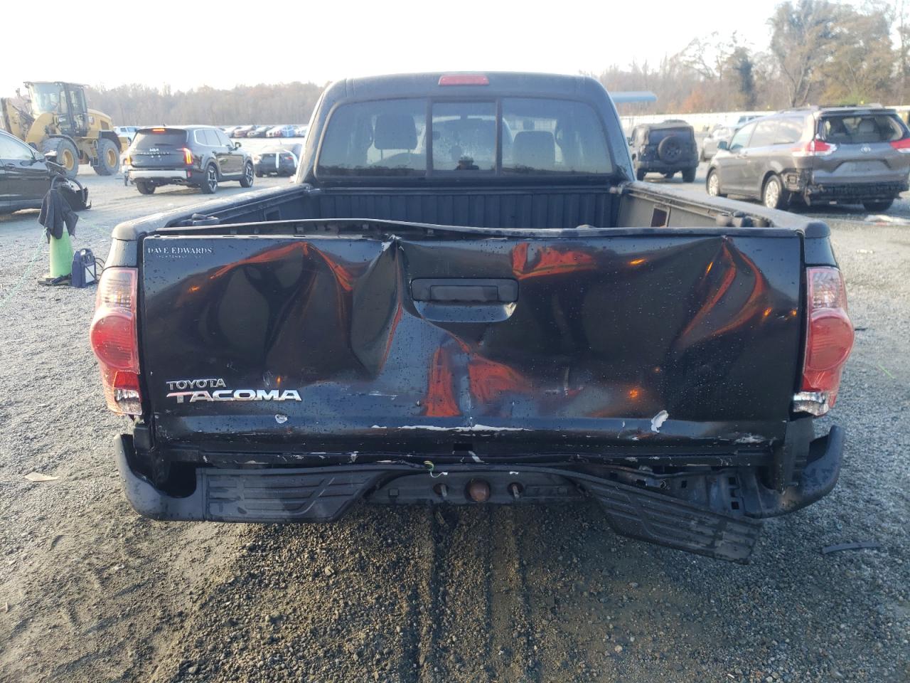 Toyota Tacoma Access Cab Image 6
