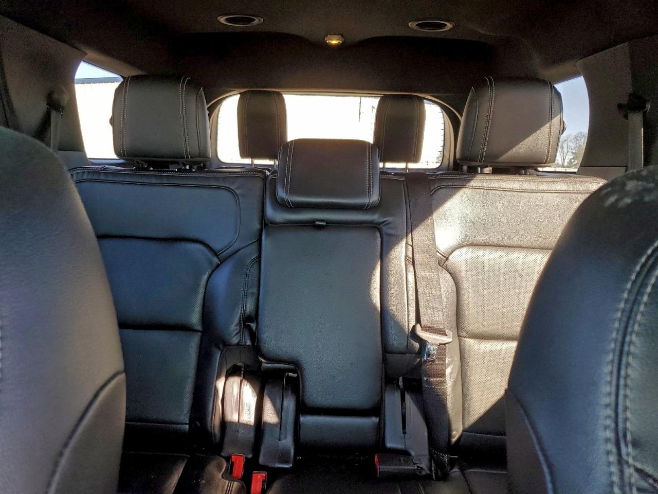 Ford Explorer Limited Image 10