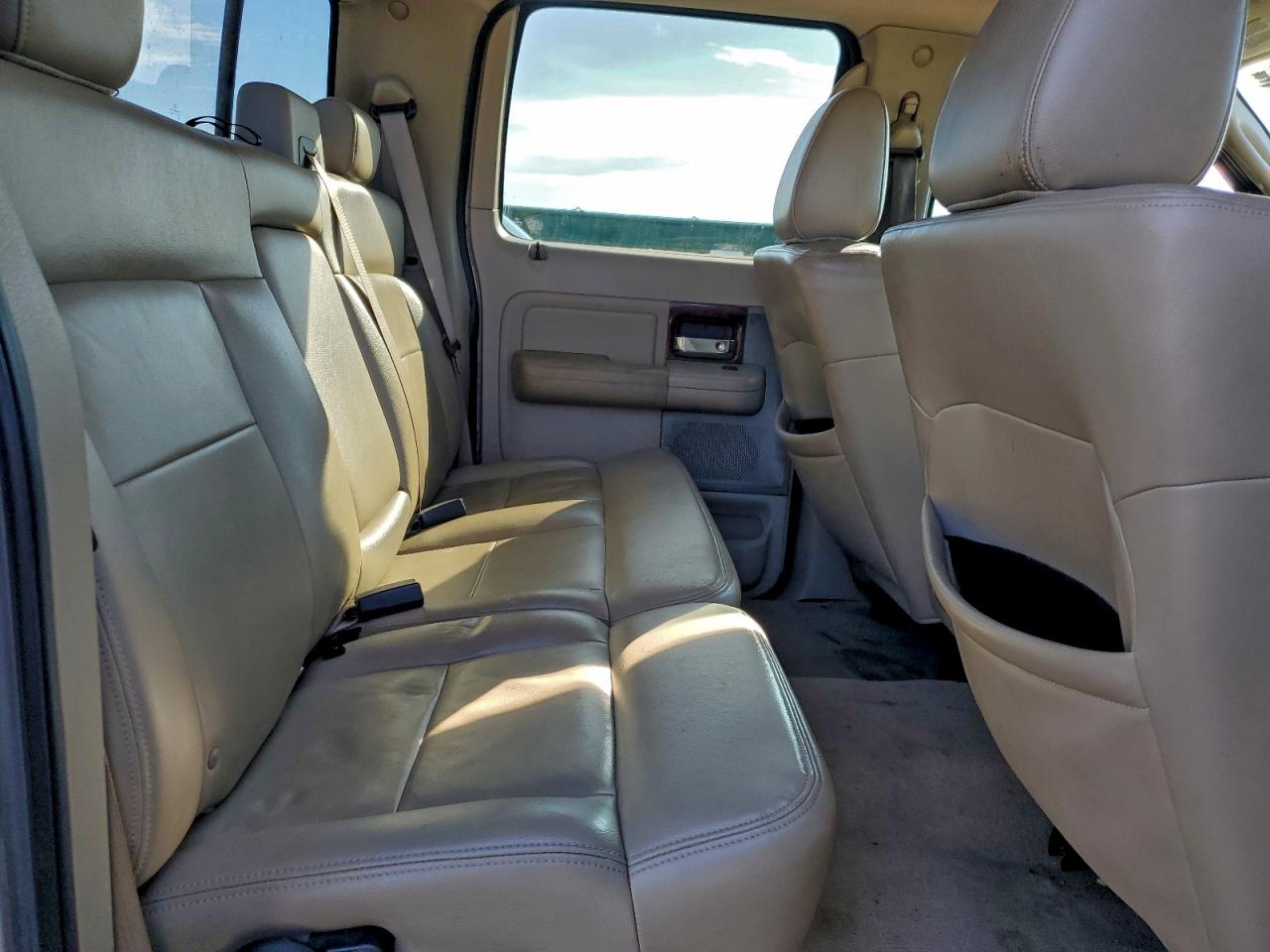 Ford F-150 Supercrew Image 4