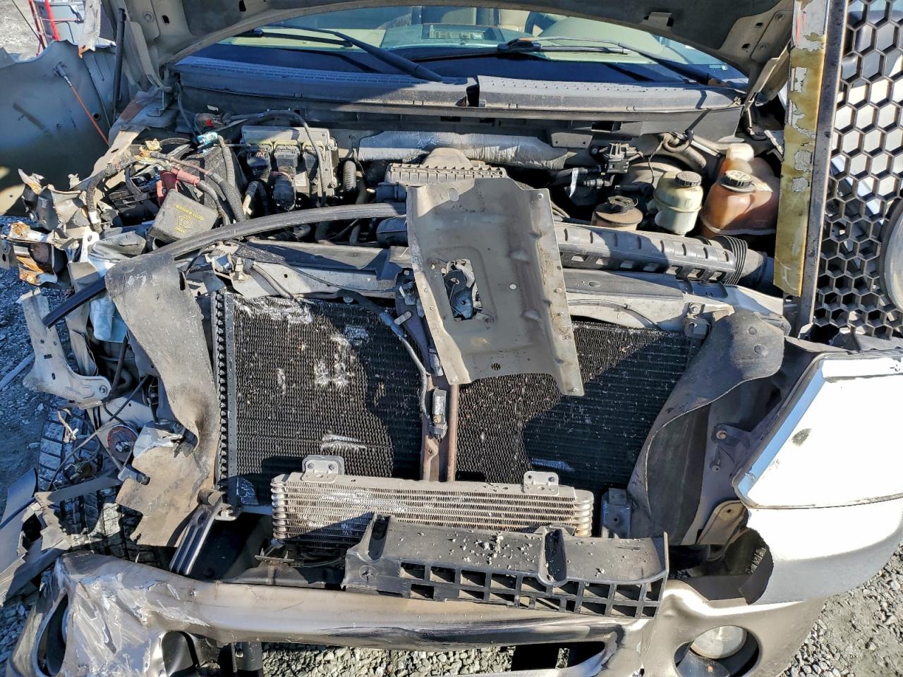 Ford F-150 Supercrew Image 12