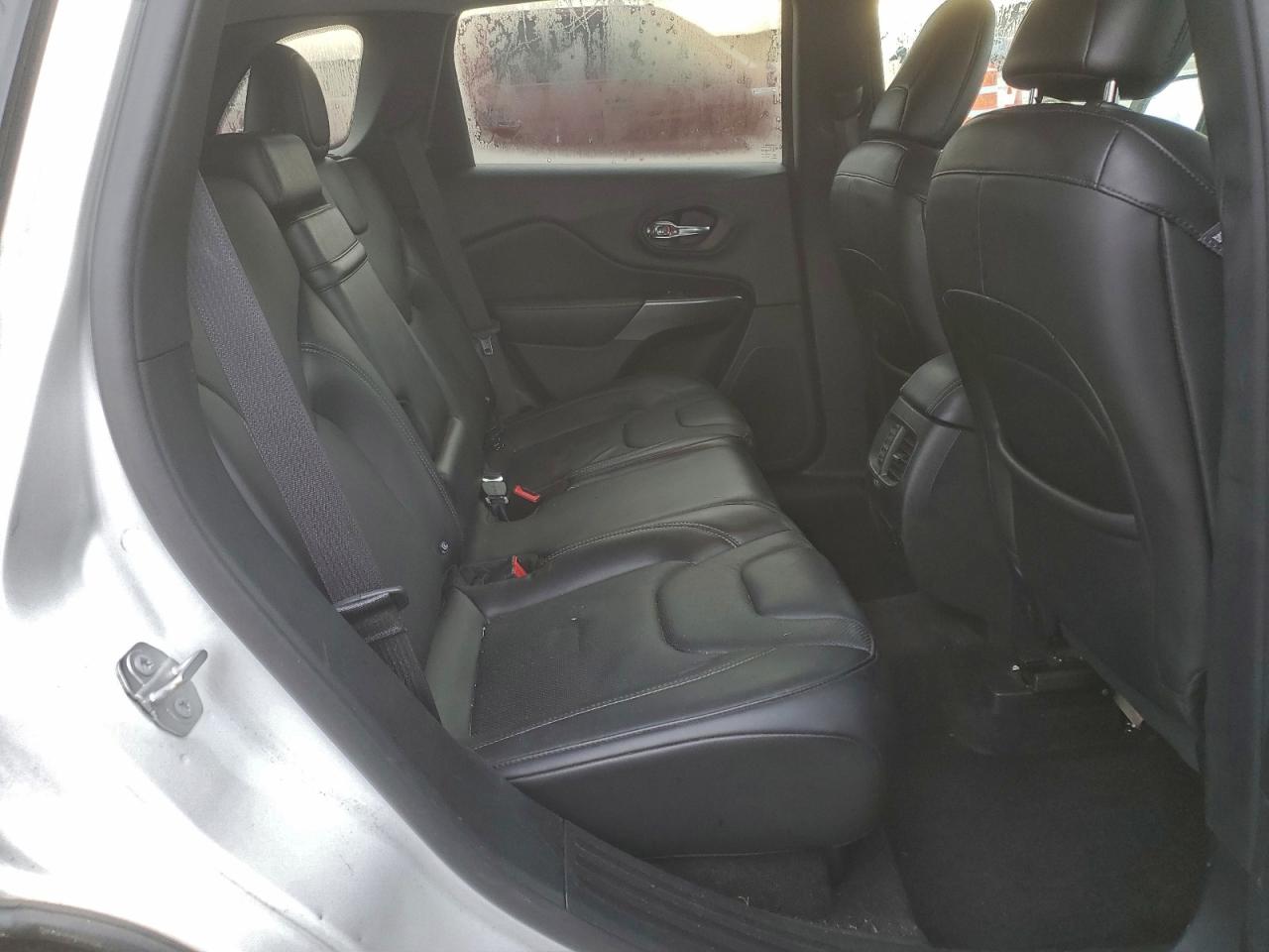 Jeep Grand Cherokee Limited Image 12