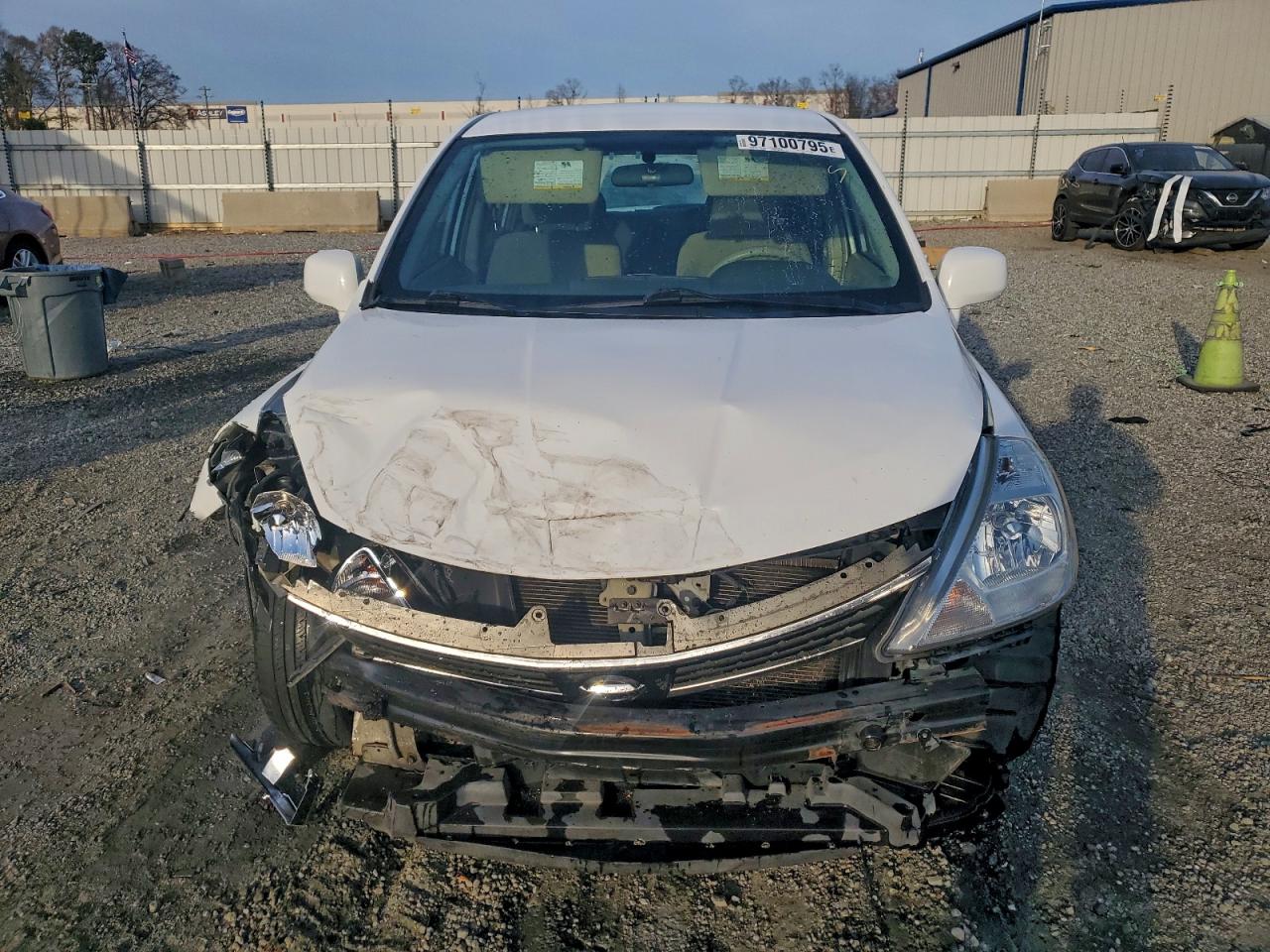 Nissan Versa S Image 11