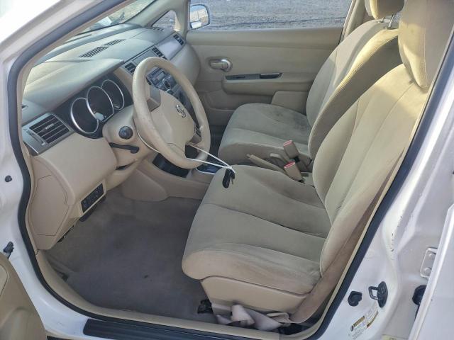 Nissan Versa S Image 6