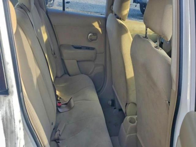 Nissan Versa S Image 2