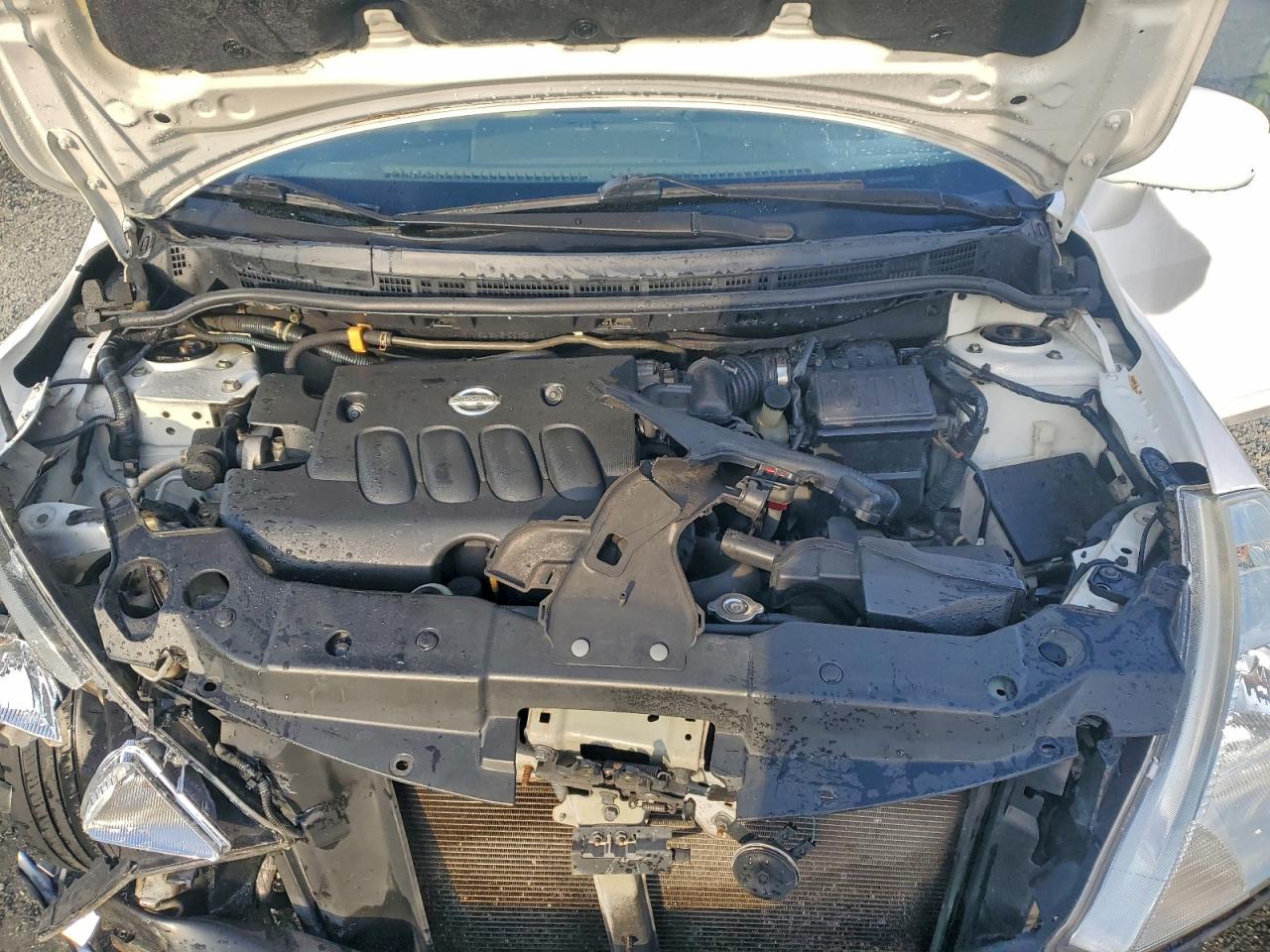 Nissan Versa S Image 9