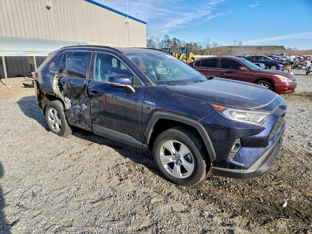 Toyota RAV4 Xle Image 2