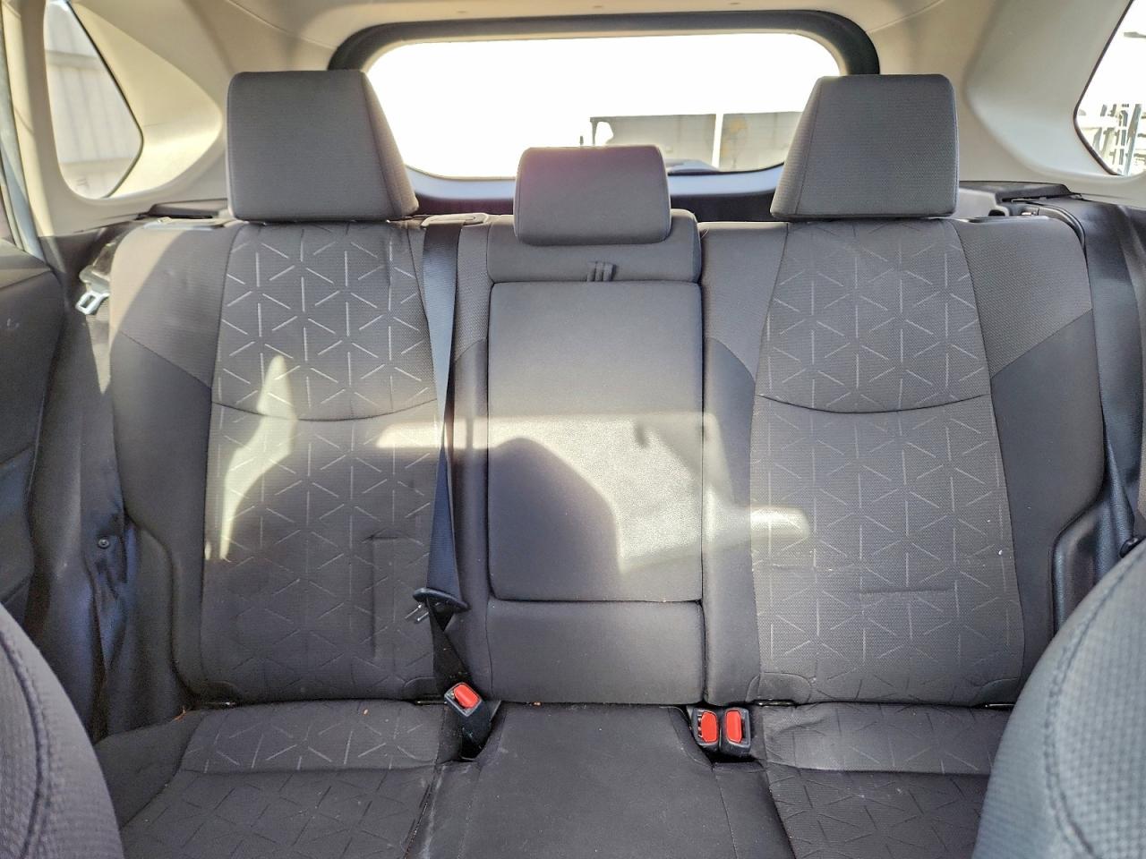 Toyota RAV4 Xle Image 8