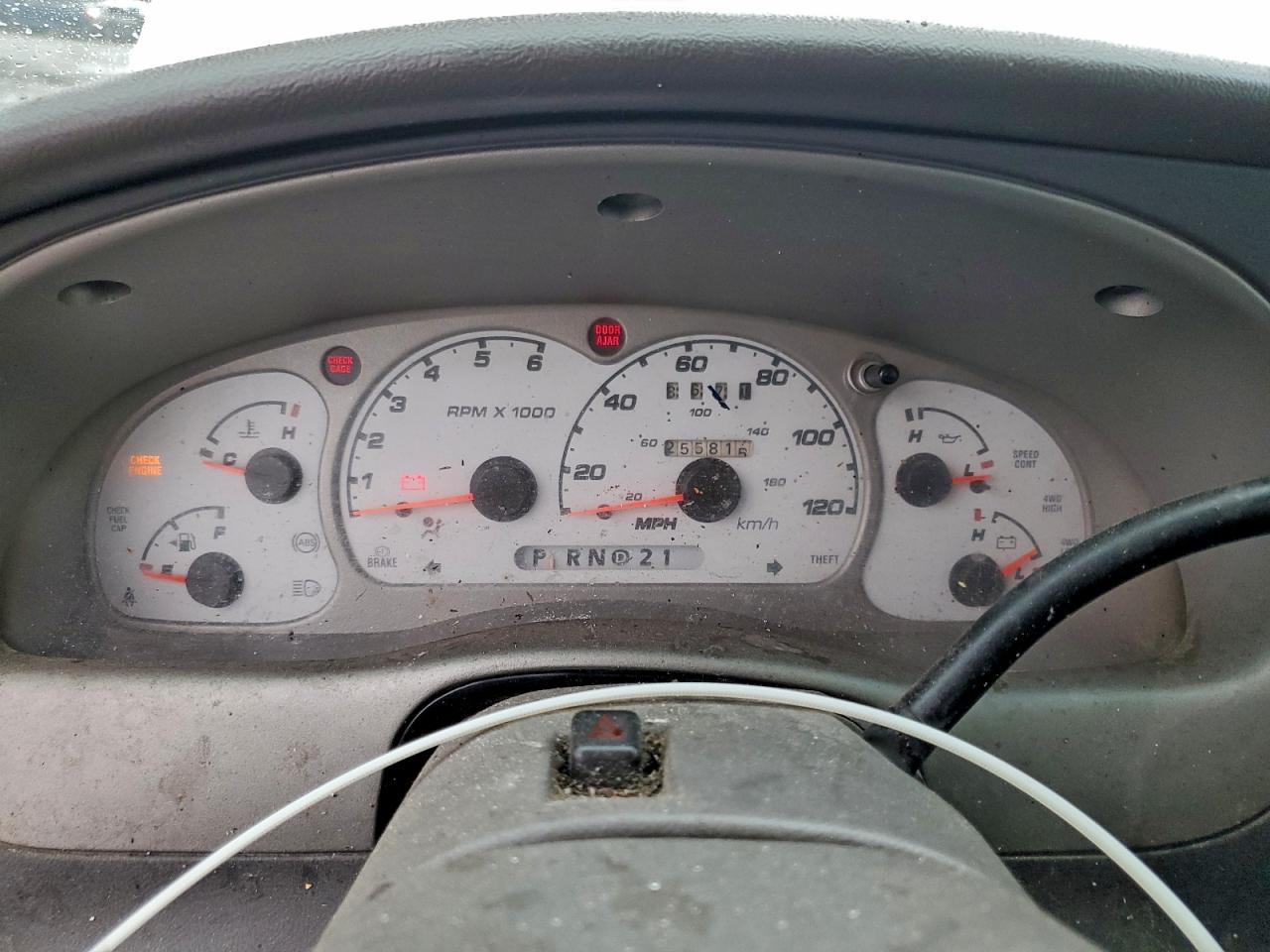 Ford Explorer Image 9