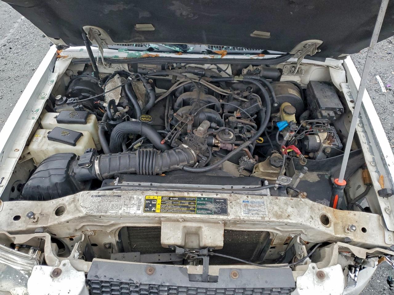 Ford Explorer Image 8