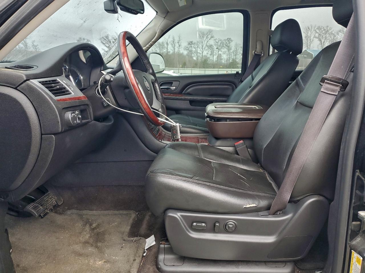 Cadillac Escalade Esv Luxury Image 12