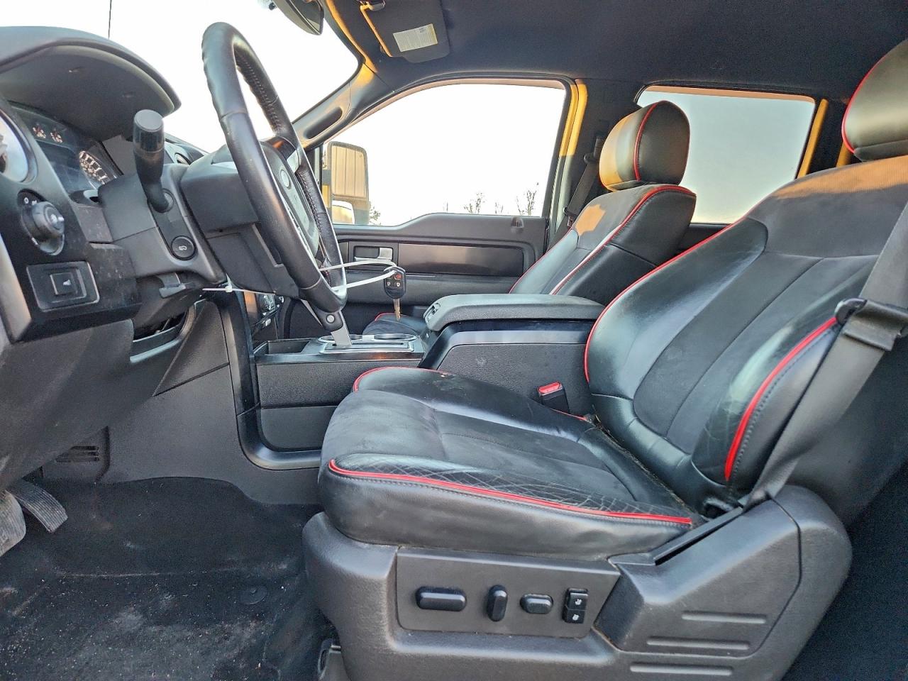 Ford F-150 Supercrew Image 6