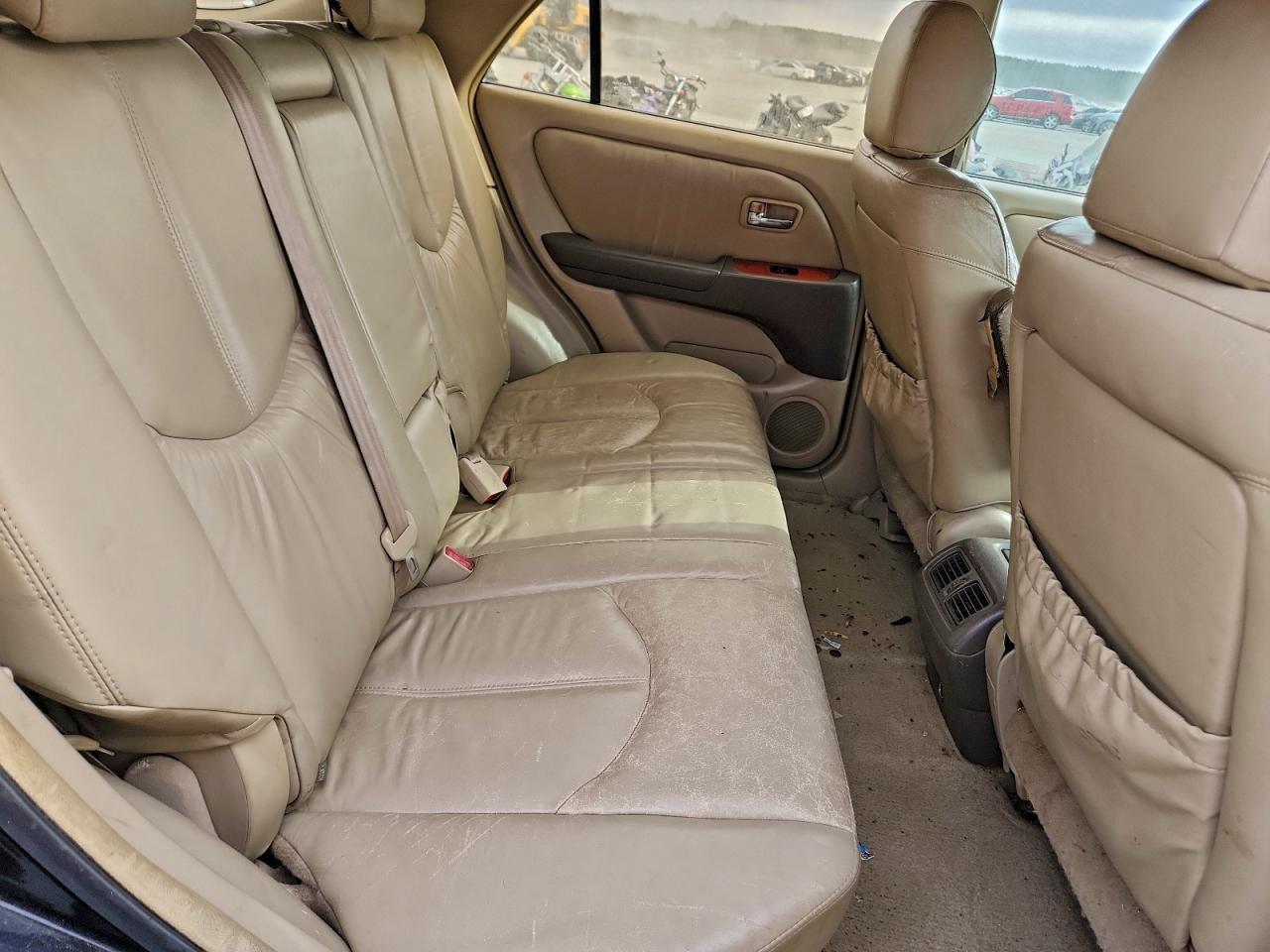 Lexus RX 300 Image 8