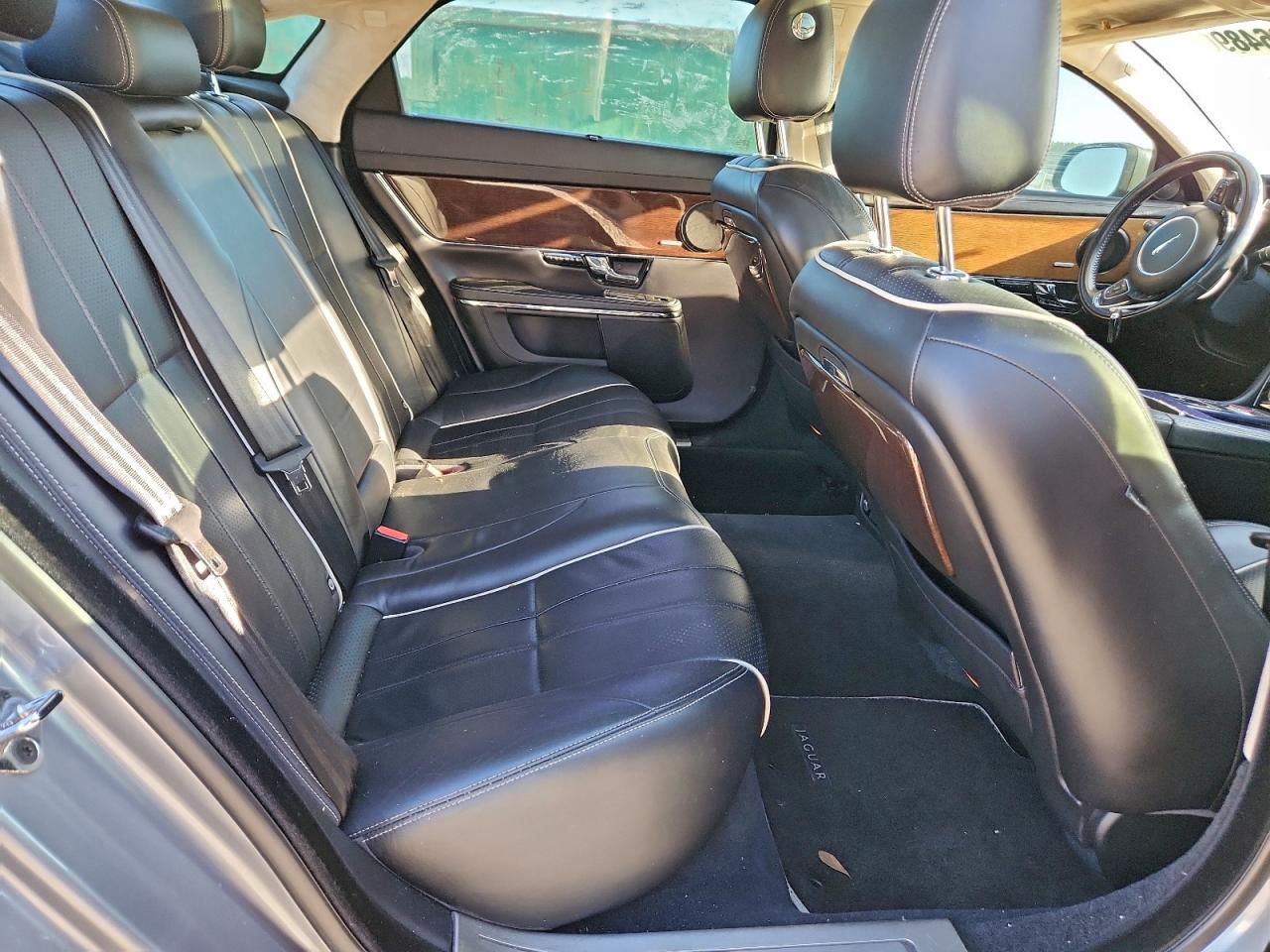 Jaguar XJ Supercharged Image 8