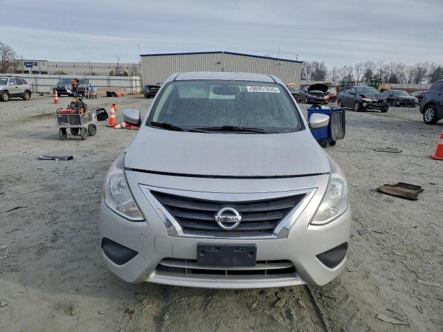 Nissan Versa S Image 3