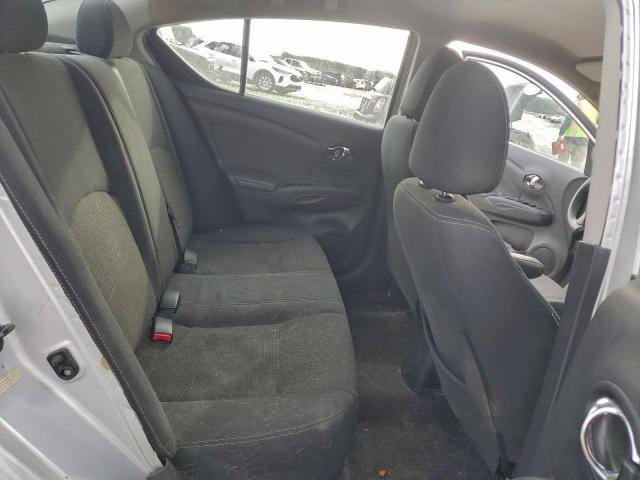 Nissan Versa S Image 7