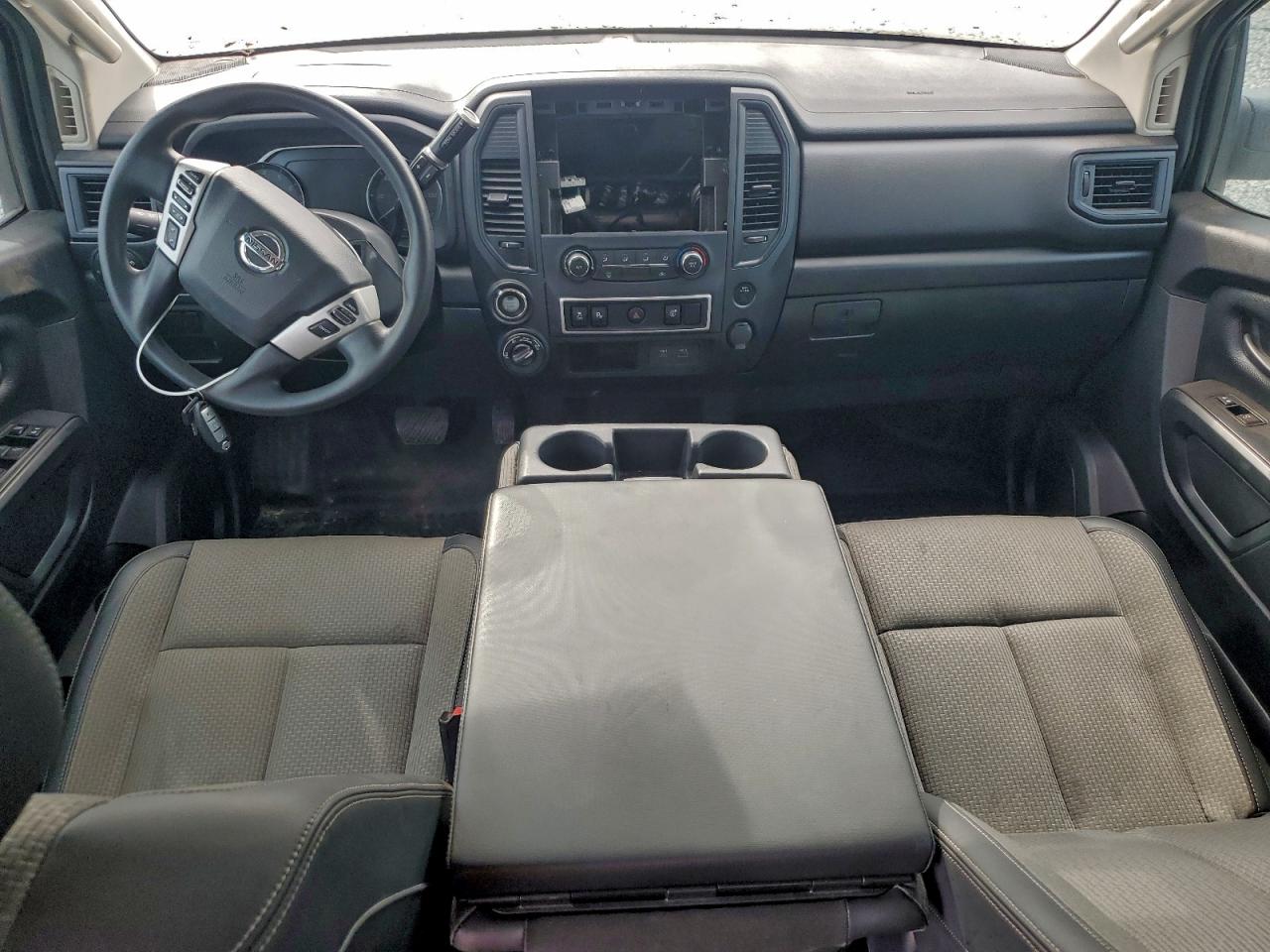 Nissan Titan S Image 10