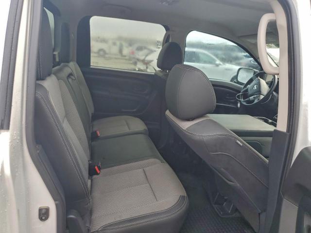 Nissan Titan S Image 4