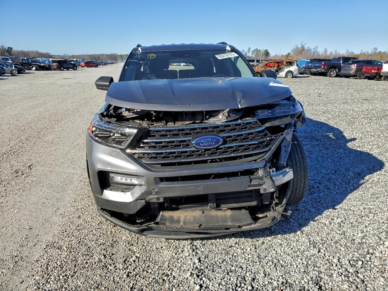 Ford Explorer Xlt Image 4