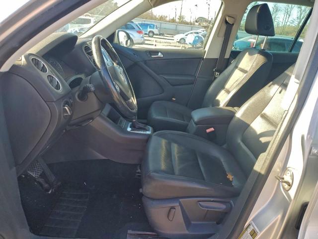 Volkswagen Tiguan S Image 4