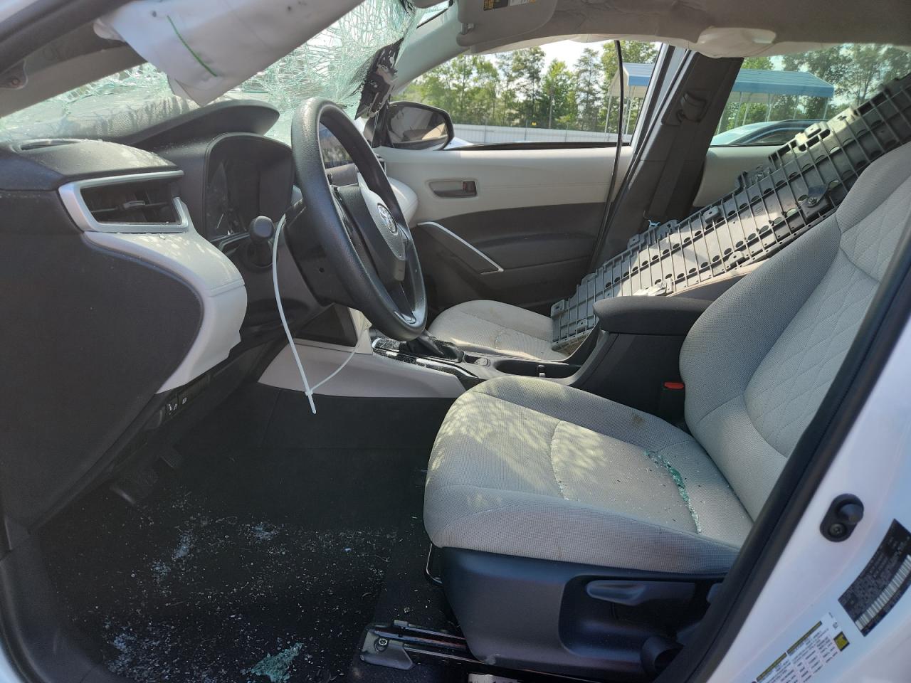 Toyota Corolla L Image 2