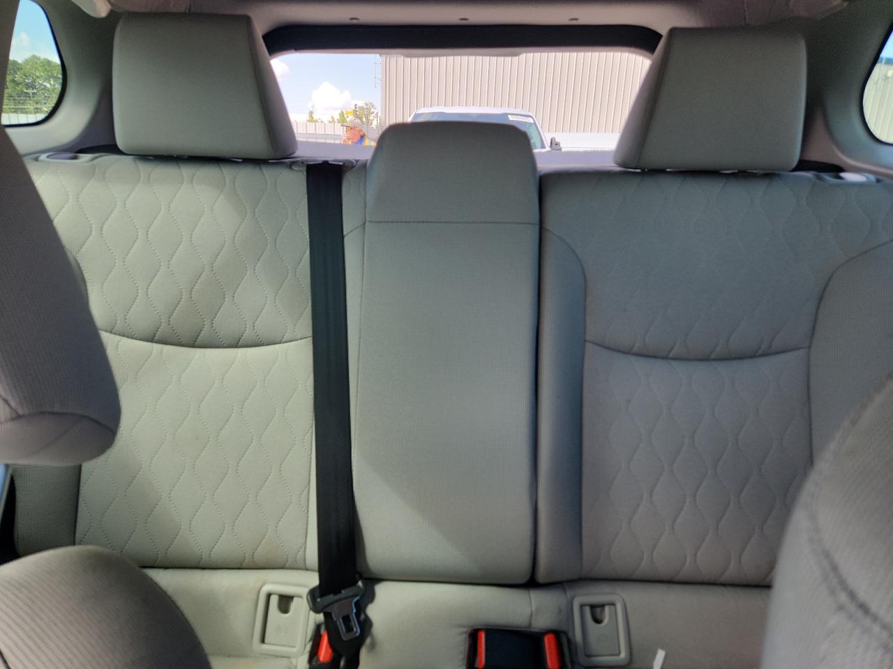 Toyota Corolla L Image 8