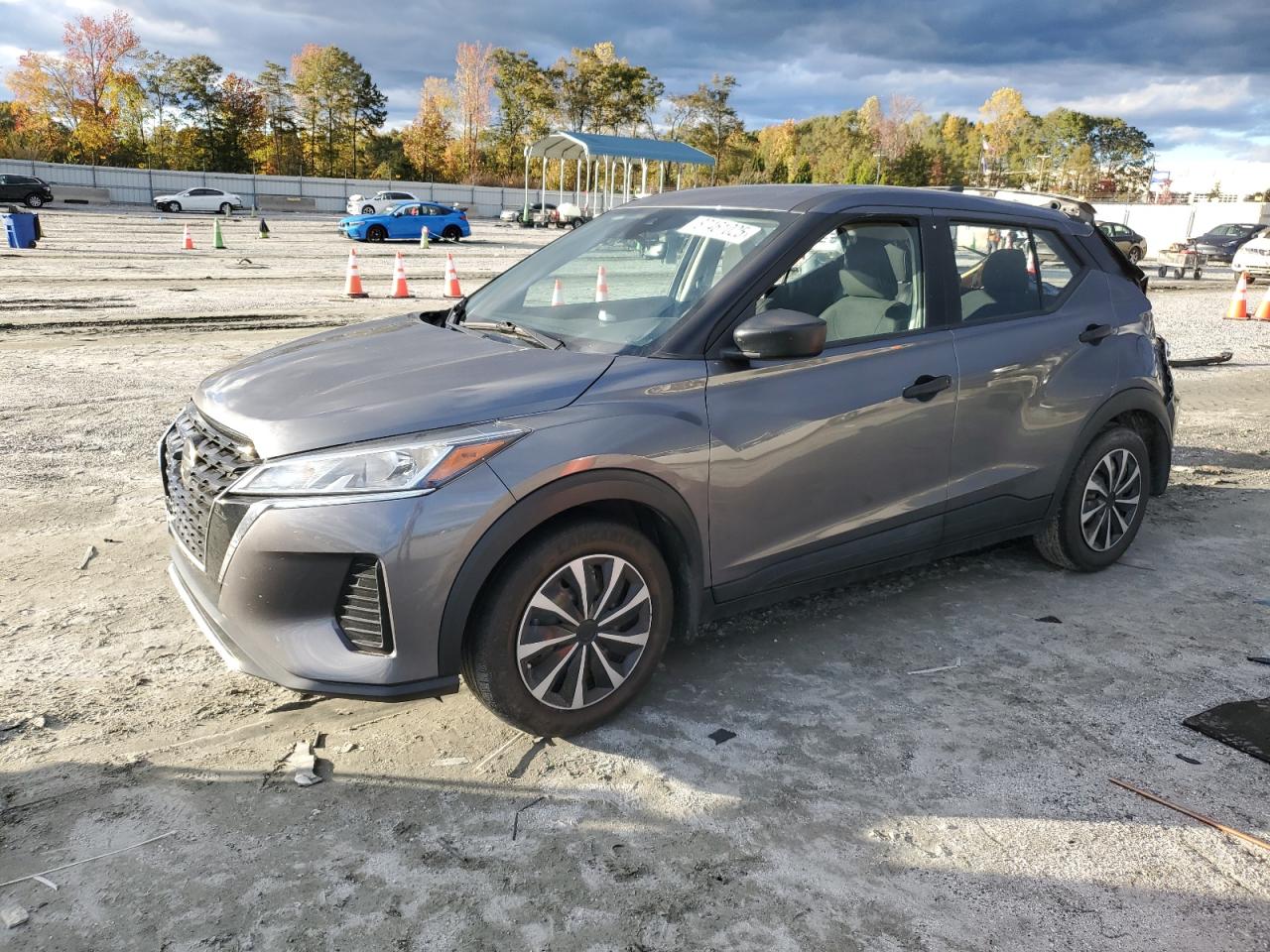 Nissan Kicks S Image 1