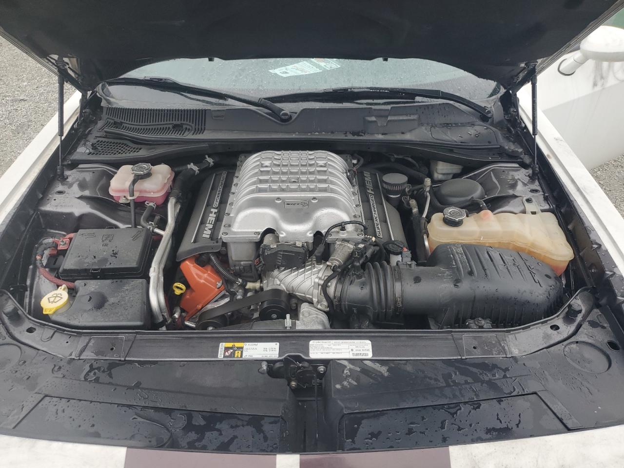 Dodge Challenger Srt Hellcat Image 8