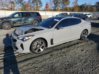  Salvage Kia Stinger