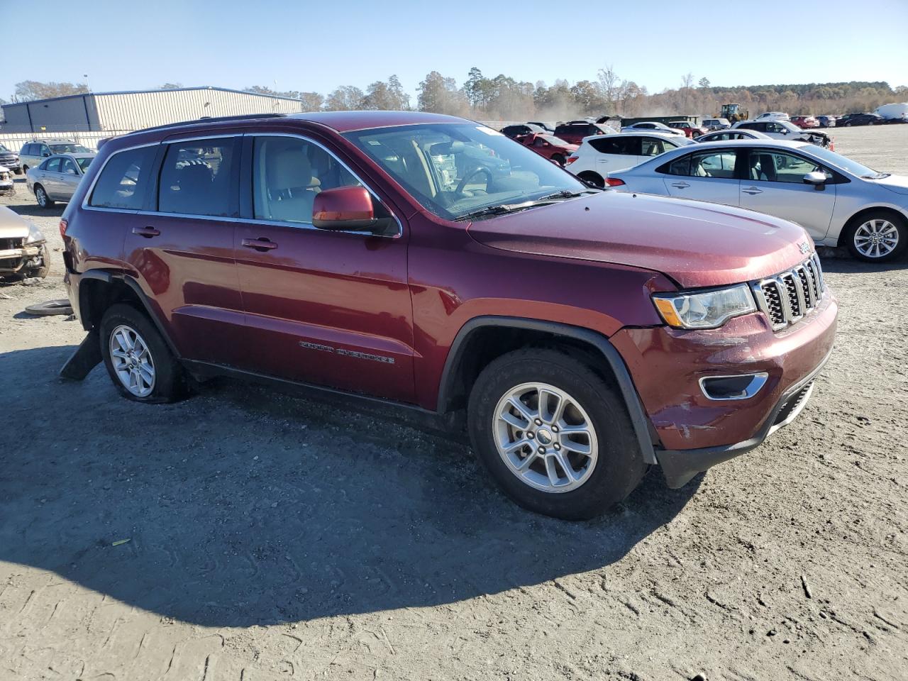 Jeep Grand Cherokee Laredo Image 2