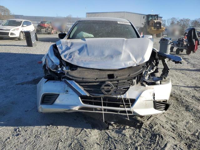 Nissan Altima 2.5 Image 2